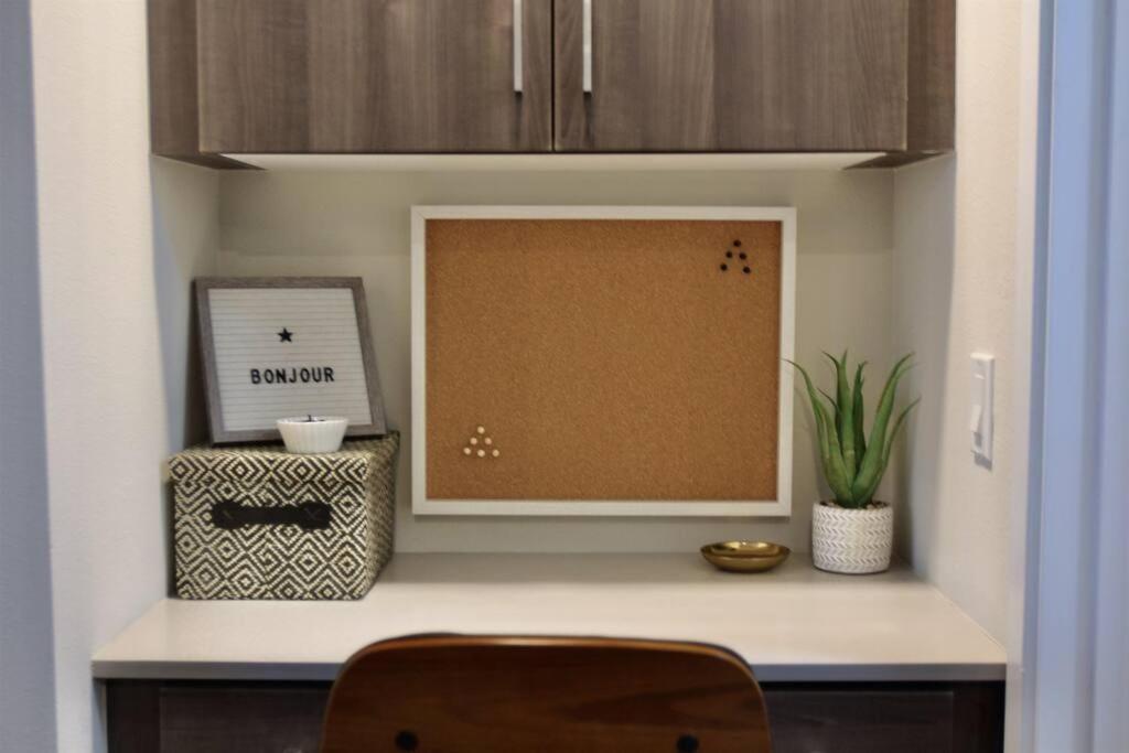 Southwestern - Modern Choc & St Joseph's Apartment Orange